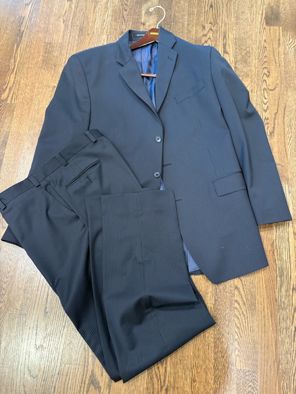 Calvin Klein Lord & Taylor Suit 2 Piece Navy Pinstripe 44L Jacket 36W/34L Pants